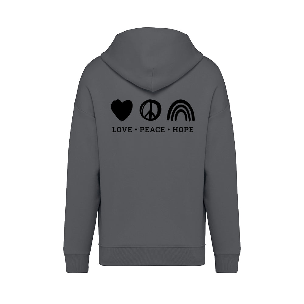 Rückansicht mit Love Peace Hope Print auf grauem Hoodie